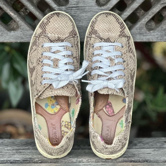 Born Shoes - BORN Leather snake print sneakers|6.5